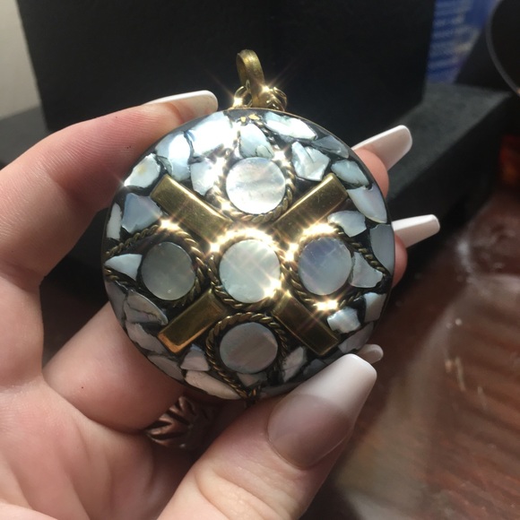 Cut Glass Necklace - Picture 2 of 2